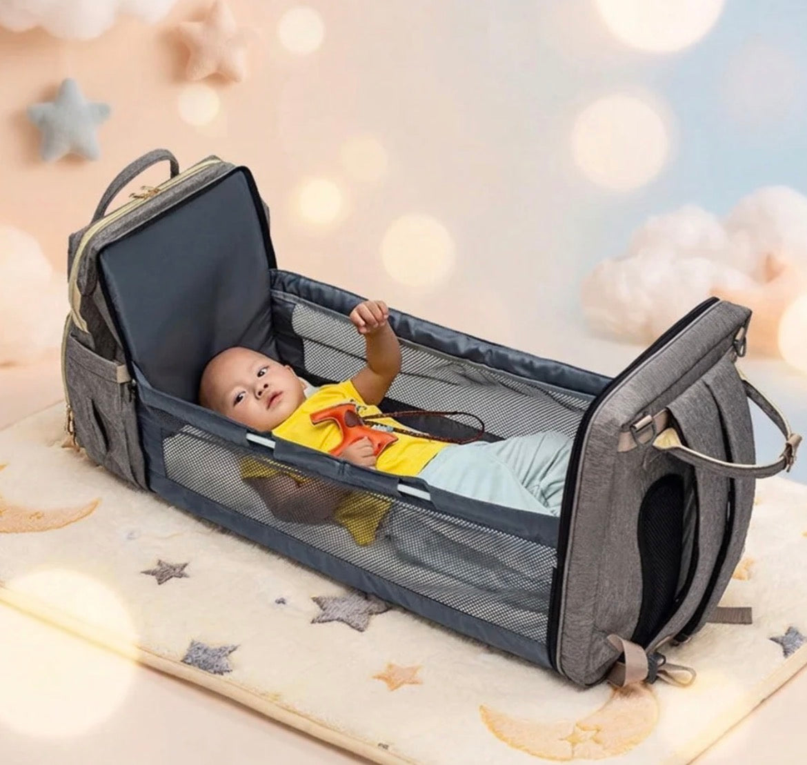 Que mettre dans un sac à langer ? La liste complète pour sortir avec bébé